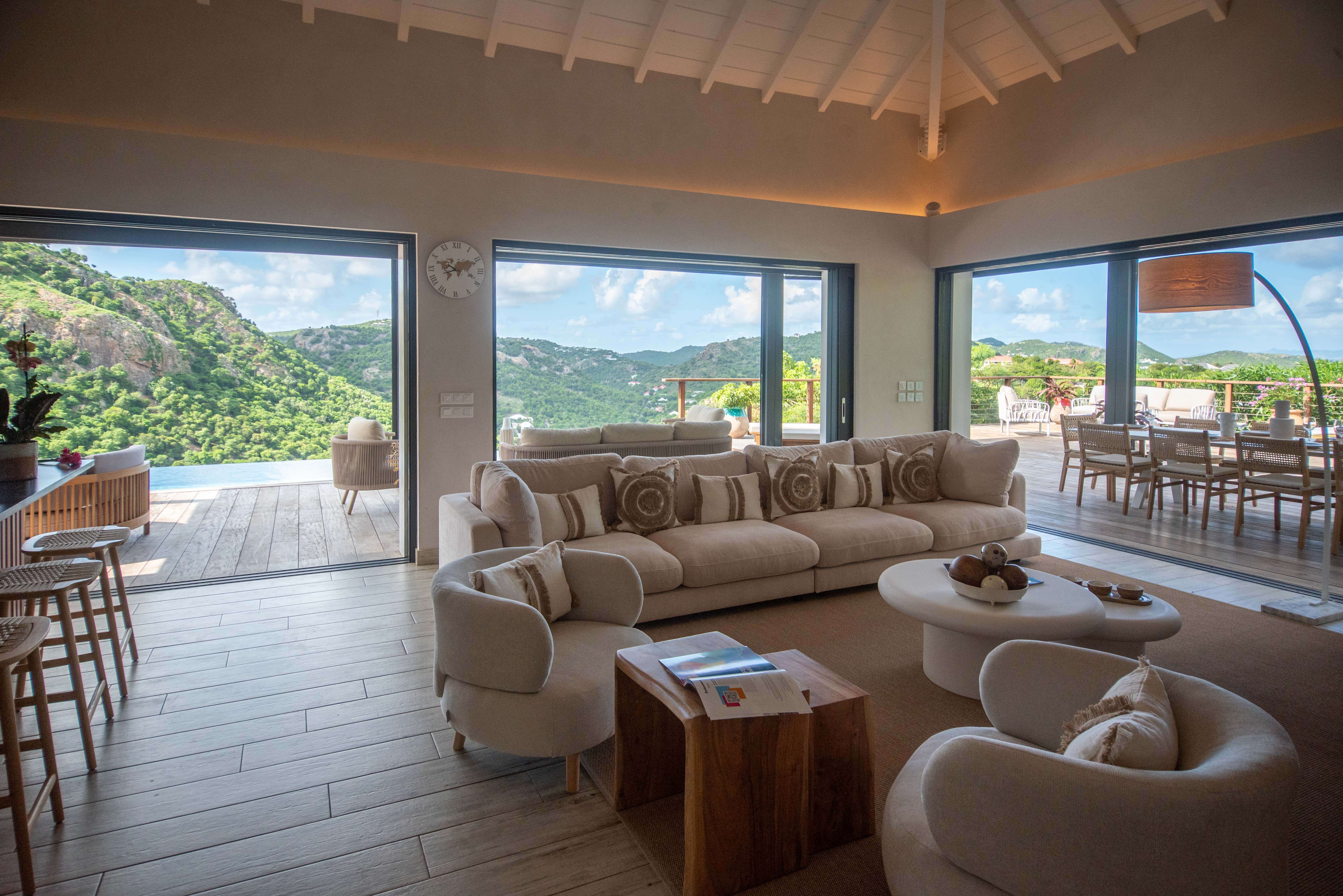 Panoramic Living Room